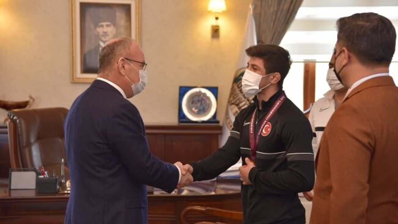 Avrupa Şampiyonu Milli Güreşçi Kerem Kamal’dan Vali Karadeniz’e Ziyaret