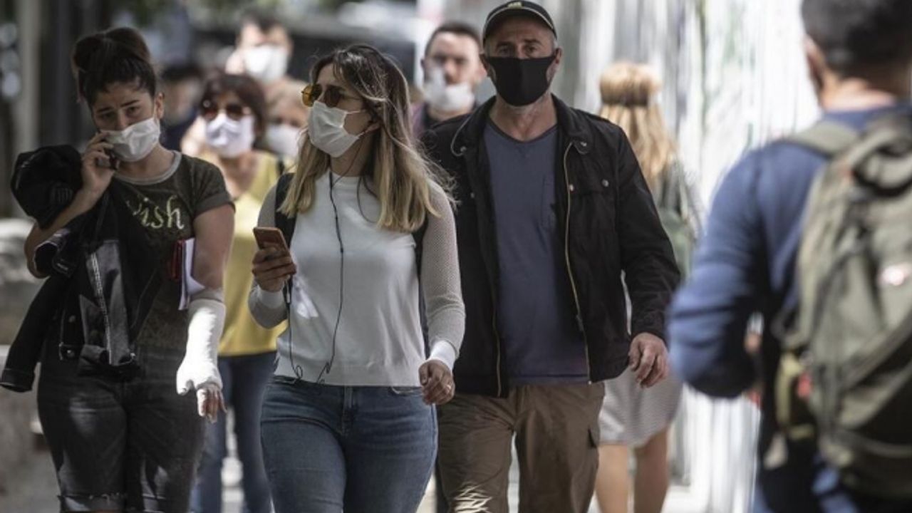 "Fahrettin Koca’yı tanımadığımız günlere dönüyoruz" sözü tarihe geçti! 2 yıllık pandemi kabusu bitiyor mu?