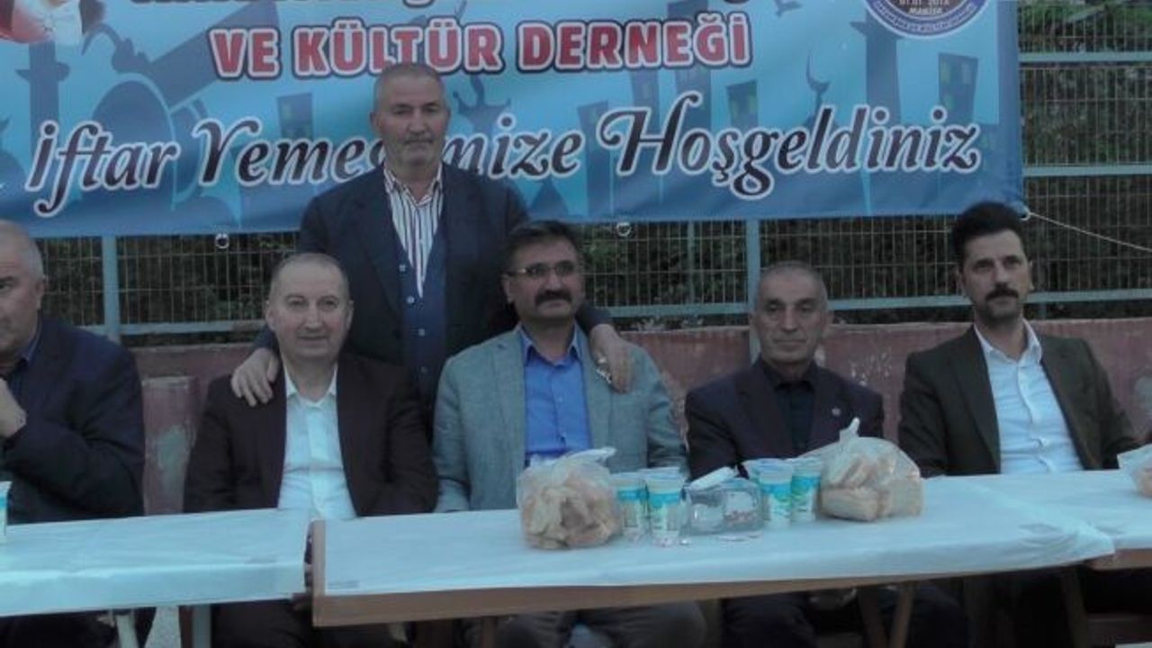 Manisa Ardahanlılar Yardımlaşma Dayanışma ve Kültür Derneği iftar yemeği düzenledi