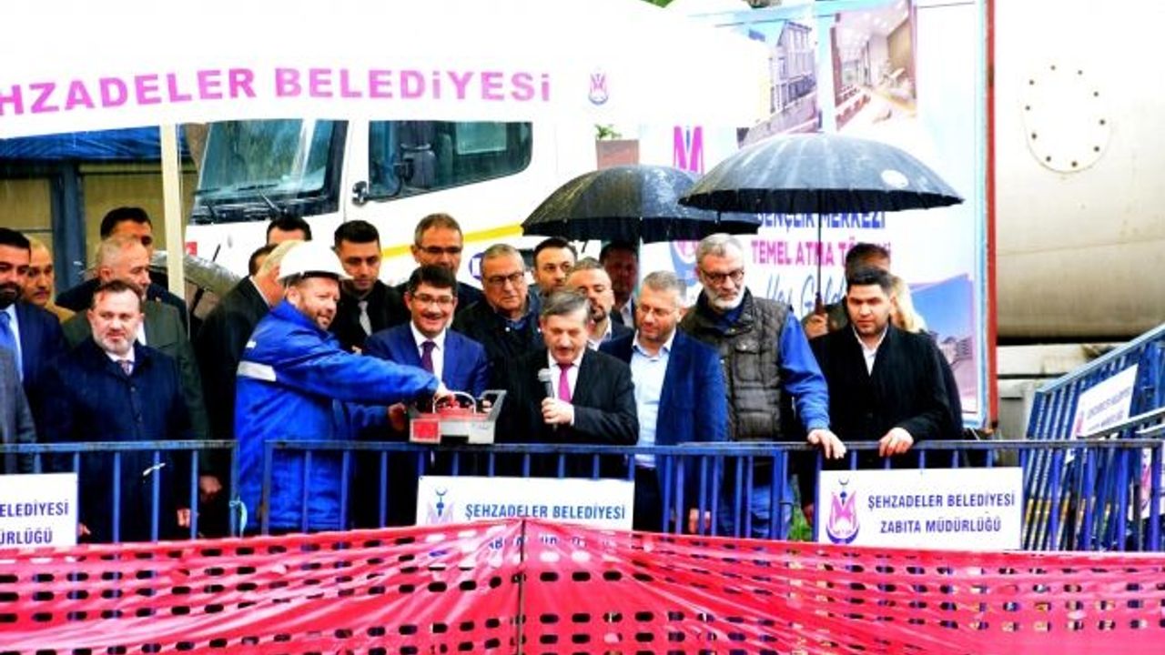 Şehzadeler Millet Kütüphanesi ve Gençlik Merkezi’nin temeli törenle atıldı
