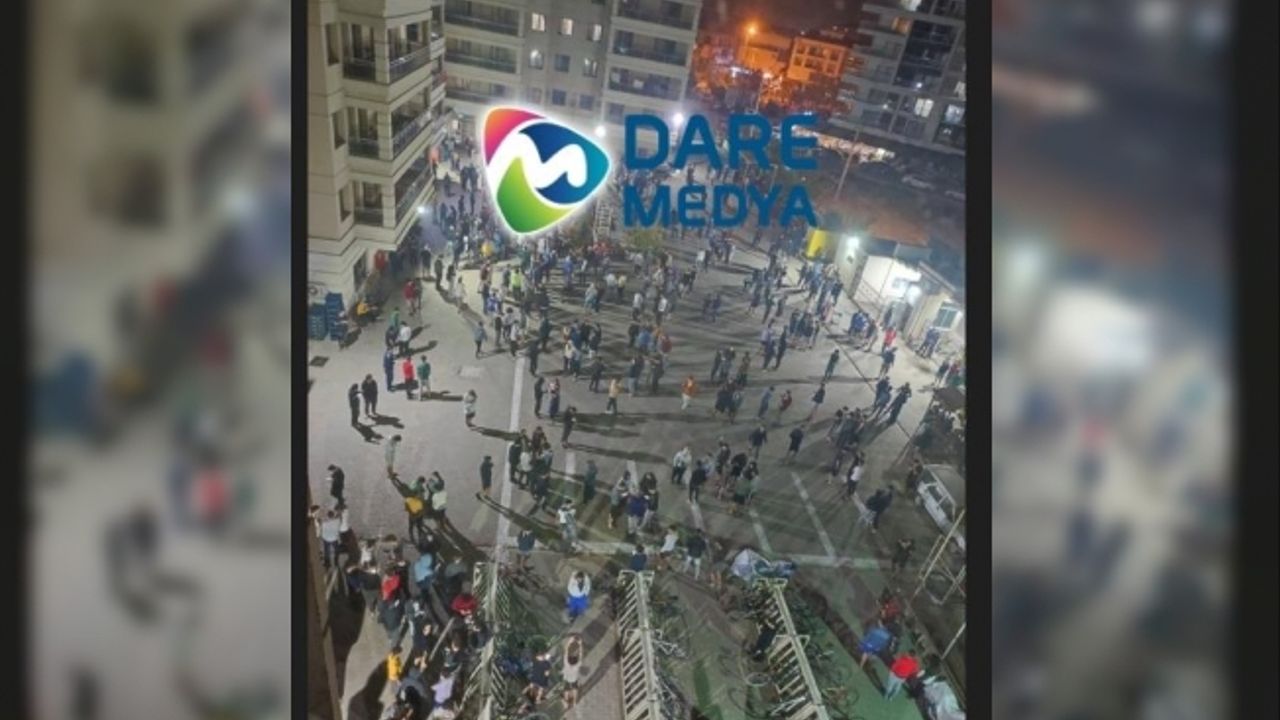 Yaklaşık 20 saniye süren depremden sonra halk sokaklara çıktı