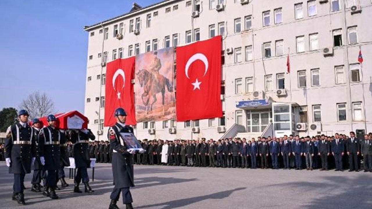 Trafik kazasında ağır yaralanan karakol komutanı şehit oldu