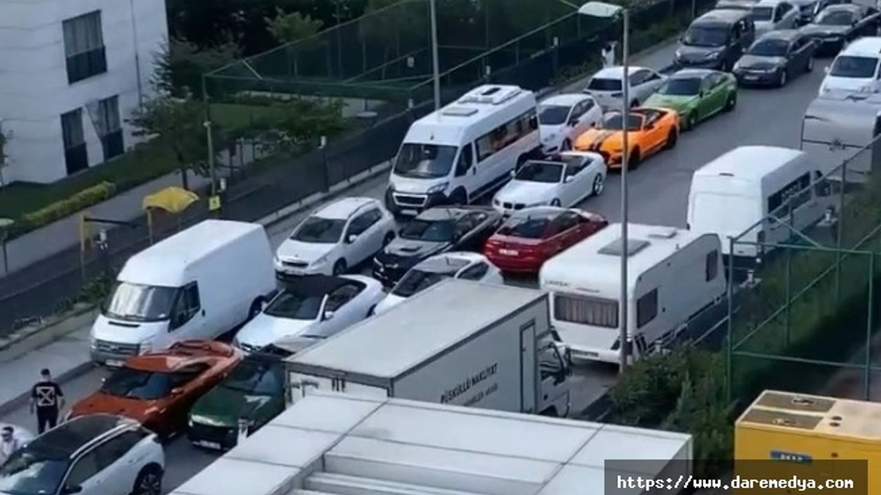 İstanbul'da düğün klasiği! Drift atıp yol kapattılar