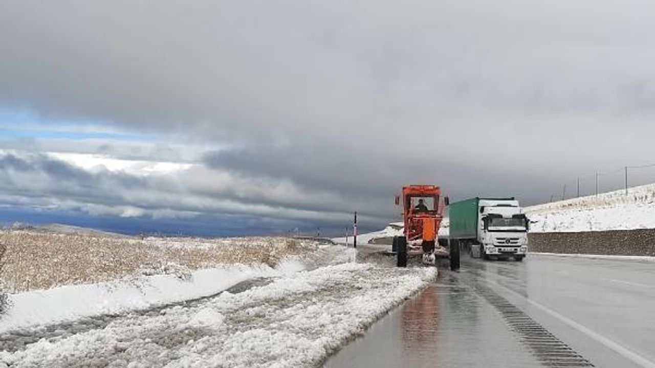 Kar nedeniyle 142 yerleşim birimine ulaşım sağlanamıyor