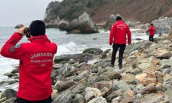 Batan geminin kayıp 4 mürettebatı, su yüzeyi ve sahilde aranacak