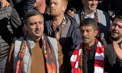 DEM Parti’den, HÜDA PAR adayıyla yan yana fotoğrafa inceleme