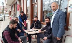 Kooperatif başkanı traktörünü seçim arabası yaptı