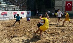 Kocaeli Gölcük'te 'kum futbolu' heyecanı