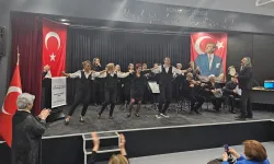 İzmirli kadınlardan mübadeleye müzikli-danslı anma