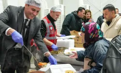 Manisa Büyükşehir’den 10 bini aşkın kişiye sıcak yemek desteği