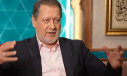Ahmet Özhan'dan Gençlik Yorumu: "Gençlere Ne Verdik de Ne Bekliyoruz?"