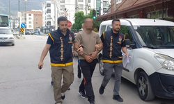 Manisa’da Gece Saatlerinde Araçlara Saldırı: 13 Araç Zarar Gördü, Şüpheli Yakalandı