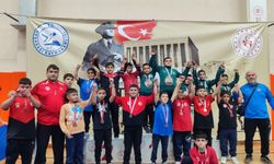 YUNUSEMRELİ GÜREŞÇİLER KUŞADASI'NDA ŞAMPİYON OLDU