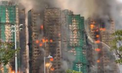 Hong Kong’da 31 Katlı Gökdelende Facia: Alevler Bambu İskeleleri Sardı, 13 Ölü