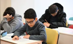 Manisa'da öğrenciler MABEM'in ödüllü sınavında ter döktü