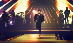 Tarkan özlemi son buldu... Megastar İstanbul'da hayranlarıyla kucaklaştı