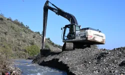 Manisa'da MASKİ Kırtık Deresi'ni temizledi