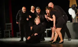 Manisa'a Aziz Nesin'in 'Bir Takım Azizlikler' oyunu sahnelendi