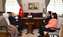 Valilik Makamı, Ahmet Tütüncüoğlu İlkokulu 3. sınıf öğrencisi Mehlika Örtülü’ye emanet edildi