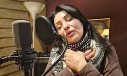 Gülperi Öztürk’ten Yürek Yakan Deprem Ağıdı : “İnsan Ektik Tarlalara”