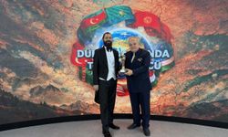 Akif Manaf’a “Türk Dünyası Barış Ödülü” Verildi