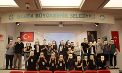 YUNUSEMRE’DE GENÇLER AÇIK MİKROFON ETKİNLİĞİ’NDE SÖZ ALDI