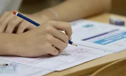 YKS'de ikinci oturum... AYT başladı, gözler öğleden sonra yapılacak YDT'de