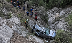Manavgat'ta Uçuruma Yuvarlanan Otomobilde Can Pazarı: 5 Kişi Hayatını Kaybetti