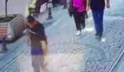 (Görüntülü)  YOLDA YÜRÜYEN VATANDAŞIN CEP TELEFONU YANDI