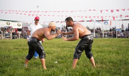 566. AKHİSAR ÇAĞLAK YAĞLI GÜREŞLERİ COŞKUYLA GERÇEKLEŞTİRİLDİ