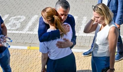 Özgür Özel'den Anlamlı Destek: Nehir’i Sınav Sabahı Yalnız Bırakmadı