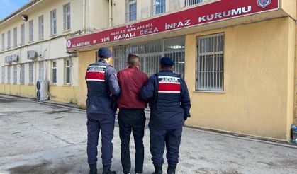 Manisa’da Aranan 2 Hükümlü Jandarmadan Kaçamadı