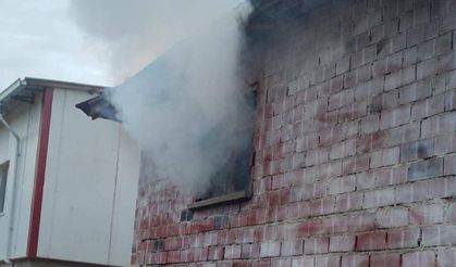 Bir Yıllık Emek Dakikalar İçinde Kül Oldu: Selendi’de Tütün Üreticisinin Evi Yandı