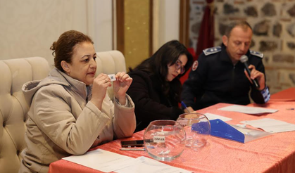 ŞEHZADELER’DE PAZARCILAR İÇİN KURA ÇEKİMİ YAPILDI