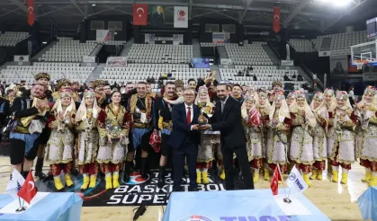 Manisa Büyükşehir 'Halk Oyunları Yarışması'na damga vurdu