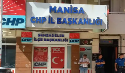 Manisa CHP İl Başkanlığı'nda Kavga: Polis Müdahale Etti, 1 Kişi Yaralandı
