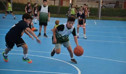 Manisa'da 46 takım, 200 sporcu Atatürk Kent Parkı'nda buluştu
