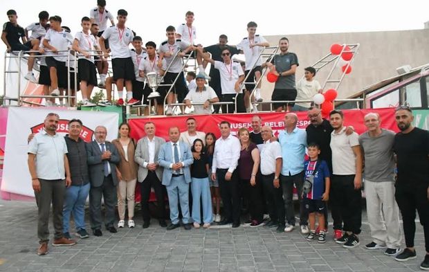 Şampiyon Şehir Turu Attı YunusEmre'den Çoşkulu Kutlama