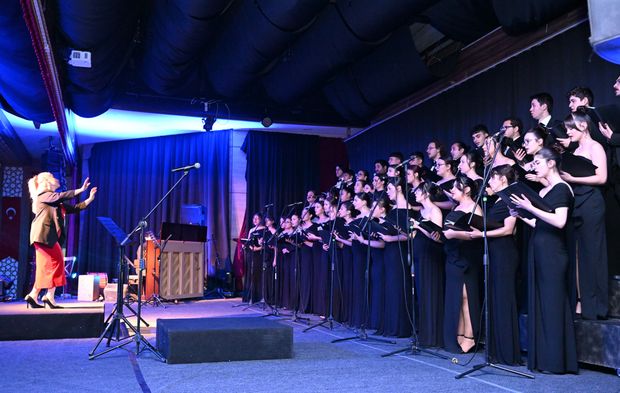 Çok Sesli Gençlik ve Çocuk Korosu Sanatseverlerle Buluştu