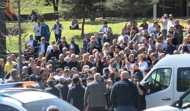 Oy sayımının sürdüğü Gaziosmanpaşa’da AK Parti ve CHP’lilerden karşılıklı açıklamalar