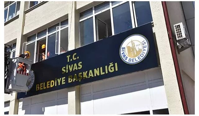 Sivas Belediyesi tabelasına 'T.C.' ibaresi eklendi