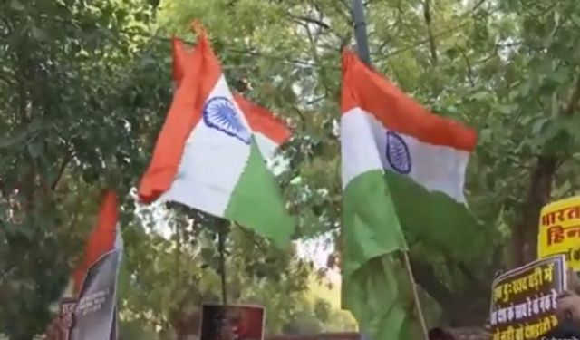 Hindistan, Pakistan hedeflerine saldırdı: Bir çok ölü var