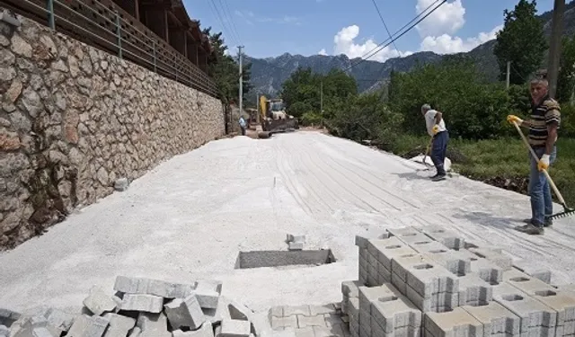Muğla  Büyükşehir’in yol yatırımları hız kesmiyor