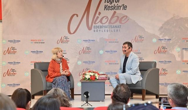 Ayşe Kulin, Niobe Edebiyat ve Sanat Söyleşileri’nde Manisalılarla Buluştu