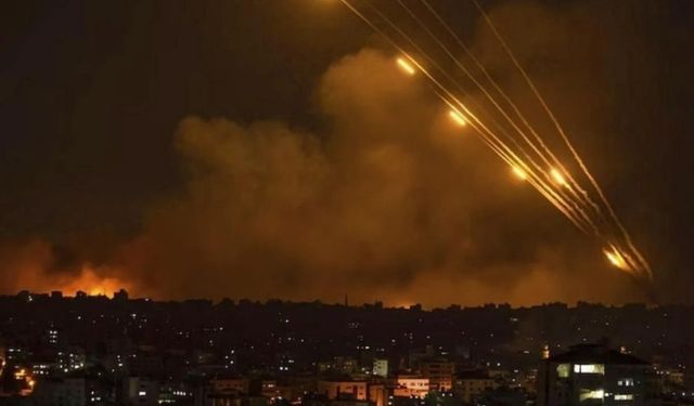 İsrail ordusu Gazze’ye gece boyu 50 hava saldırısı düzenledi