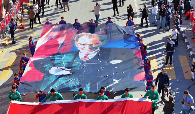 Cumhuriyet’in 102’nci Manisa’da Coşkuyla Kutlandı