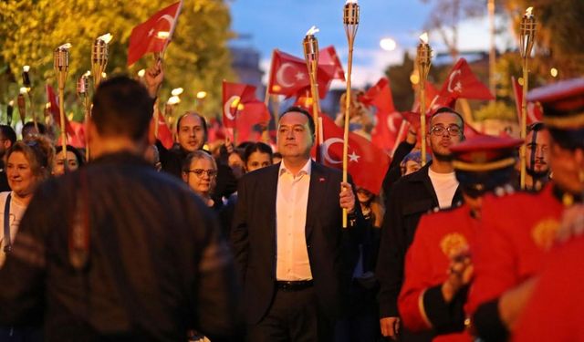 Başkan Besim Dutlulu, “Halkın iradesiyle yükselen Cumhuriyetimizi, geleceğe taşıyoruz”