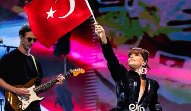 Simge, Cumhuriyet coşkusunu Didim'de yaşattı