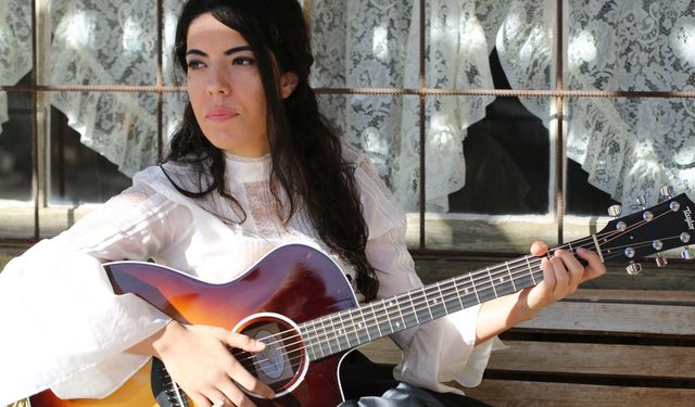 Modern Çağın Kadın Ozanı NESLİHAN, Amerika’da Hazırladığı “Vefa” Albümüyle Geri Döndü!