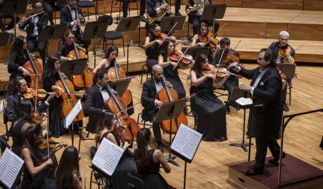 İzmir'de unutulmayacak 'klasik' gece